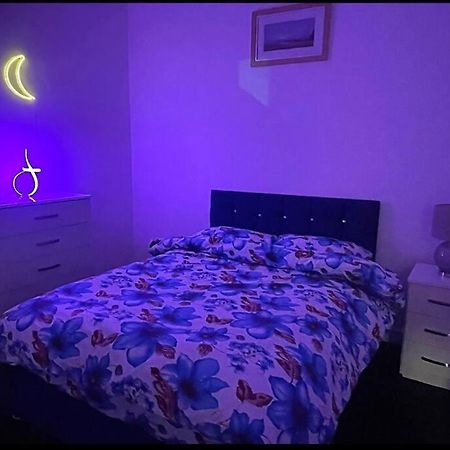 Modern 2-Bed Flat In Salford Apartment Manchester Ngoại thất bức ảnh