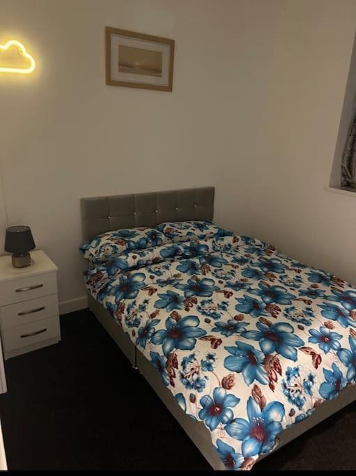 Modern 2-Bed Flat In Salford Apartment Manchester Ngoại thất bức ảnh