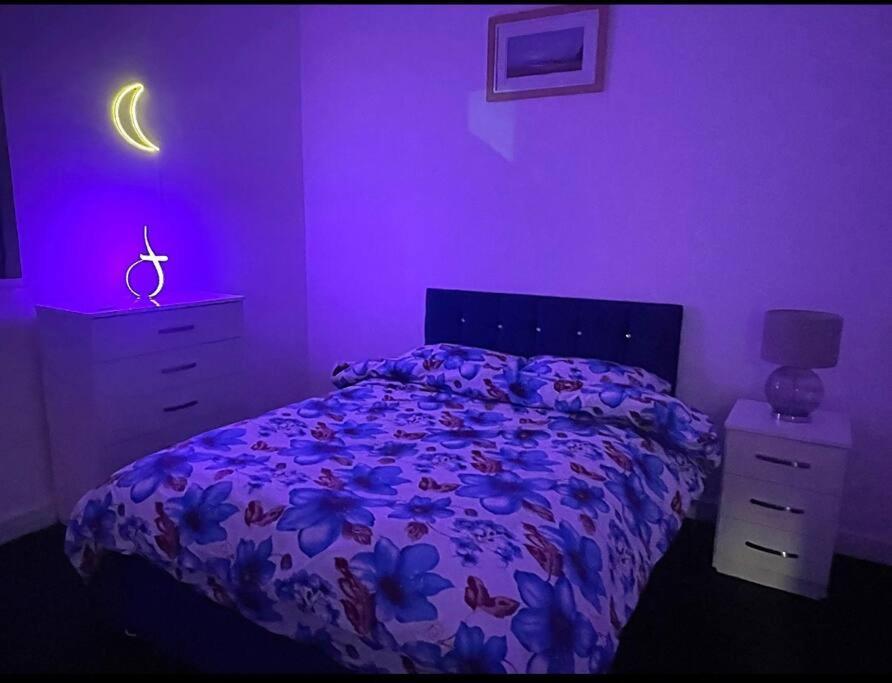 Modern 2-Bed Flat In Salford Apartment Manchester Ngoại thất bức ảnh