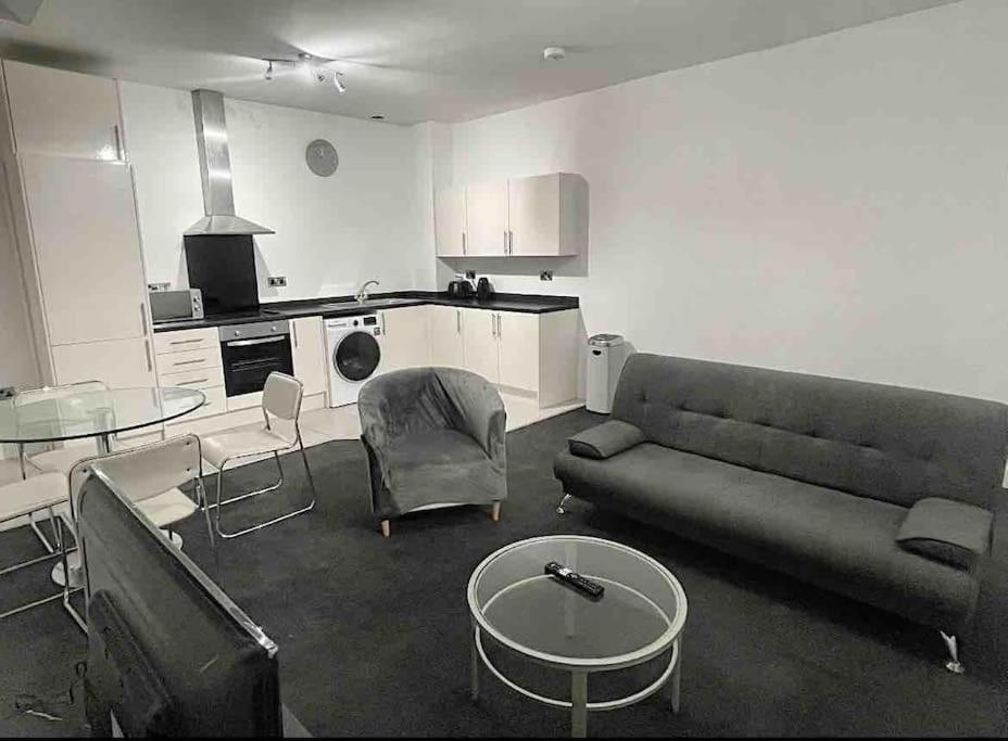 Modern 2-Bed Flat In Salford Apartment Manchester Ngoại thất bức ảnh