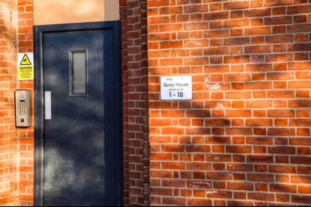 Modern 2-Bed Flat In Salford Apartment Manchester Ngoại thất bức ảnh